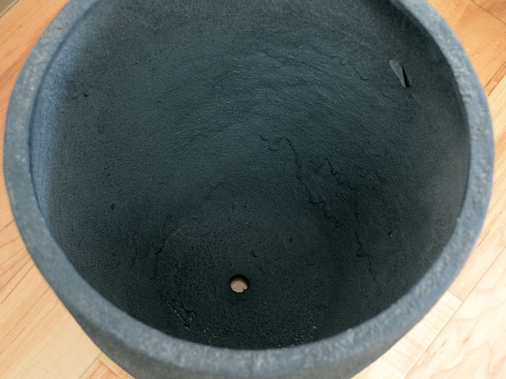 鉢カバー ビアス アルトエッグ ブラックの底穴